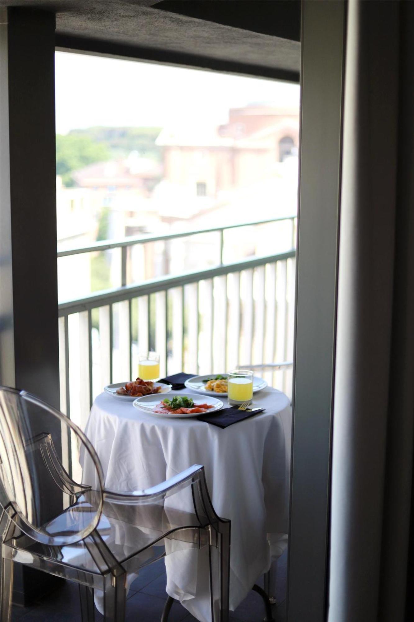 Radisson Blu Ghr Hotel 4*